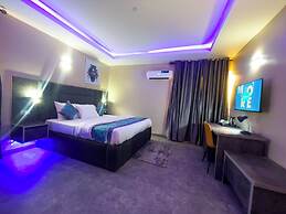 154 Apartment & Hotels