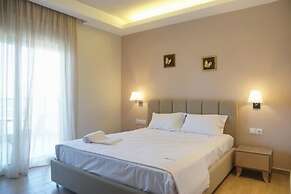 Aquamare Studios - Seaview Suite & Pool Bliss