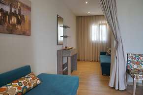 Aquamare Studios - Seaview Suite & Pool Bliss