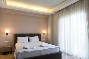 Aquamare Studios - Seaview Suite & Pool Bliss