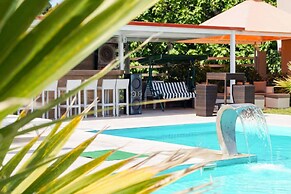 Aquamare Studios - Seaview Suite & Pool Bliss