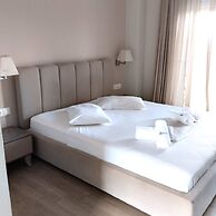 Aquamare Studios - Seaview Suite & Pool Bliss