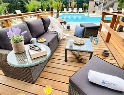 Aquamare Studios - Seaview Suite & Pool Bliss