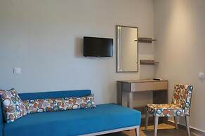 Aquamare Studios - Seaview Suite & Pool Bliss