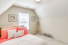 2 Mi to Shelby Farms: Charming Family Home w/ Yard