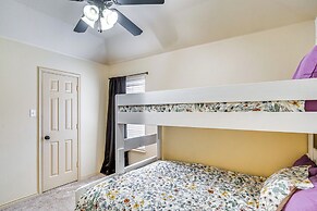 7 Mi to Dtwn: Family Home w/ Patio in Lubbock