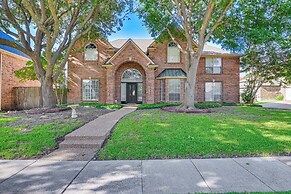 Relax By Pool, Soak in Hot Tub: Plano Home