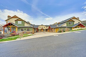 Hot Tub & Mtn-view Deck: Townhome in Eden