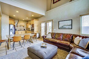 Hot Tub & Mtn-view Deck: Townhome in Eden