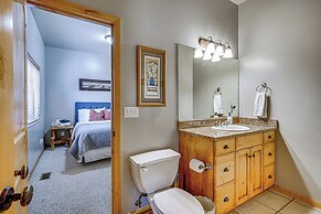 Hot Tub & Mtn-view Deck: Townhome in Eden