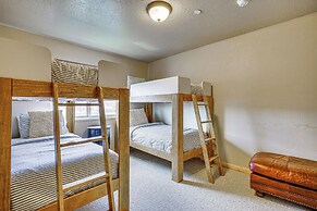 Hot Tub & Mtn-view Deck: Townhome in Eden