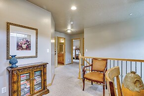 Hot Tub & Mtn-view Deck: Townhome in Eden