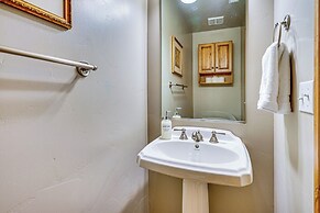 Hot Tub & Mtn-view Deck: Townhome in Eden