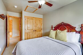 Hot Tub & Mtn-view Deck: Townhome in Eden