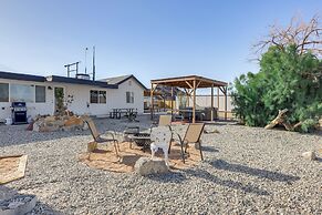 Hiker's Paradise: Twentynine Palms Home w/ Deck!