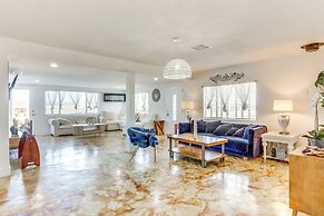 Hiker's Paradise: Twentynine Palms Home w/ Deck!