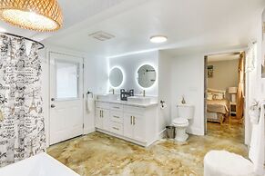 Hiker's Paradise: Twentynine Palms Home w/ Deck!