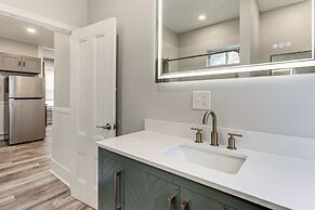 1 Mi to Dtwn: Pet-friendly Providence Apt w/ Yard