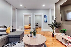 1 Mi to Dtwn: Pet-friendly Providence Apt w/ Yard
