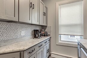 1 Mi to Dtwn: Pet-friendly Providence Apt w/ Yard