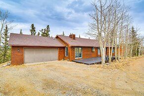 9 Mi to Fairplay Beach: Mountain-view Getaway!