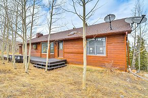 9 Mi to Fairplay Beach: Mountain-view Getaway!