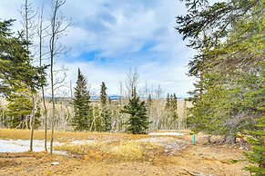 9 Mi to Fairplay Beach: Mountain-view Getaway!