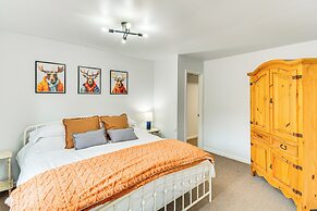 9 Mi to Fairplay Beach: Mountain-view Getaway!