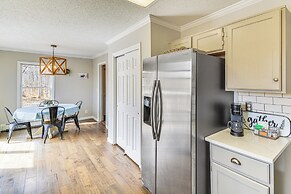 9 Mi to Fairplay Beach: Mountain-view Getaway!