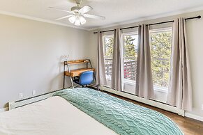 9 Mi to Fairplay Beach: Mountain-view Getaway!