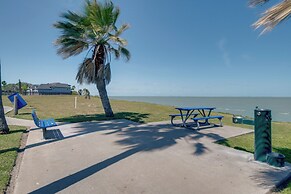 Steps to Beach & Ropes Park: Home w/ Large Yard