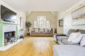 Private Pool & Hot Tub: Family Gem in Alpharetta