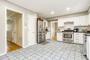 Private Pool & Hot Tub: Family Gem in Alpharetta