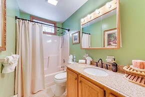 Lake Access & Game Room: Cabin in Pocono Mtns