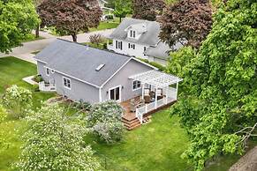 Hidden Gem: Steps to Lake Michigan & Downtown!