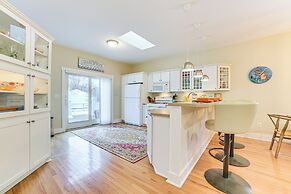 Hidden Gem: Steps to Lake Michigan & Downtown!