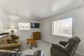 2 Mi to Snake River: Quaint Farmhouse w/ Patio!