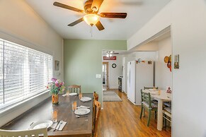 2 Mi to Snake River: Quaint Farmhouse w/ Patio!