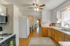 2 Mi to Snake River: Quaint Farmhouse w/ Patio!