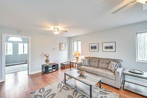 8 Mi to Lake Michigan: Creative Retreat w/ Deck!