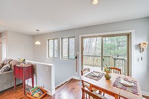 8 Mi to Lake Michigan: Creative Retreat w/ Deck!