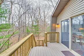 8 Mi to Lake Michigan: Creative Retreat w/ Deck!