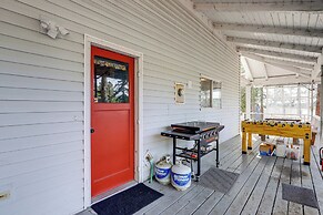 Steps to Pine Hollow Reservoir: Home w/ Fire Pit!