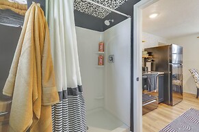 Walk to Memorial Stadium: Family Home w/ Patio