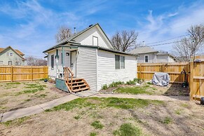 Walk to Memorial Stadium: Family Home w/ Patio