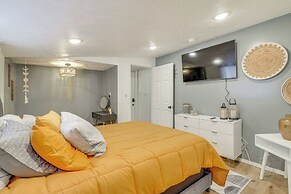 Walk to Memorial Stadium: Family Home w/ Patio