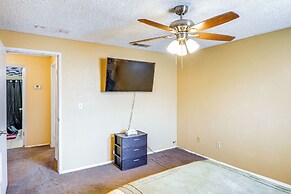 Patio & Mtn Views: Family Gem in California City