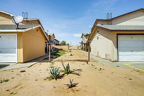 Patio & Mtn Views: Family Gem in California City