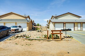 Patio & Mtn Views: Family Gem in California City