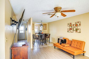 Patio & Mtn Views: Family Gem in California City